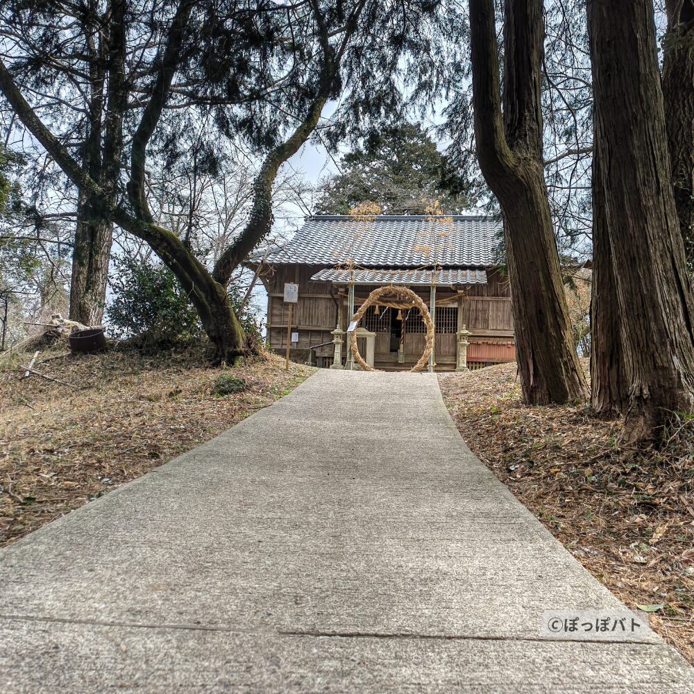 夏目友人帳 犬の会の聖地とされる神社へ続く参道の風景（筆者撮影）
